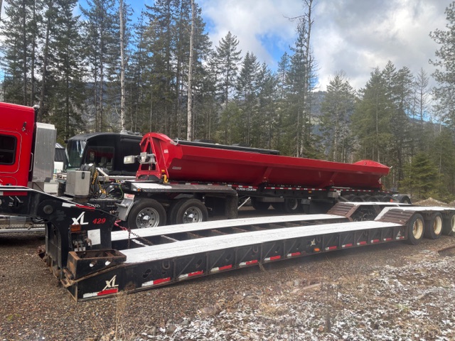 Flatbed and lowboy trailers for equipment hauling